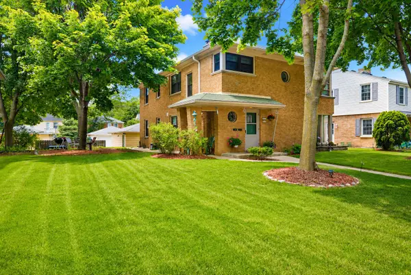 4409 N Sheffield Ave, Shorewood, WI 53211
