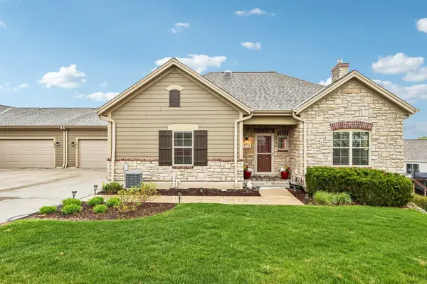1016 Ann Marie Way, Oconomowoc, WI 53066