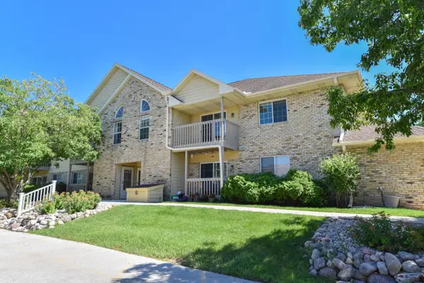 4835 Easy St, Delafield, WI 53209