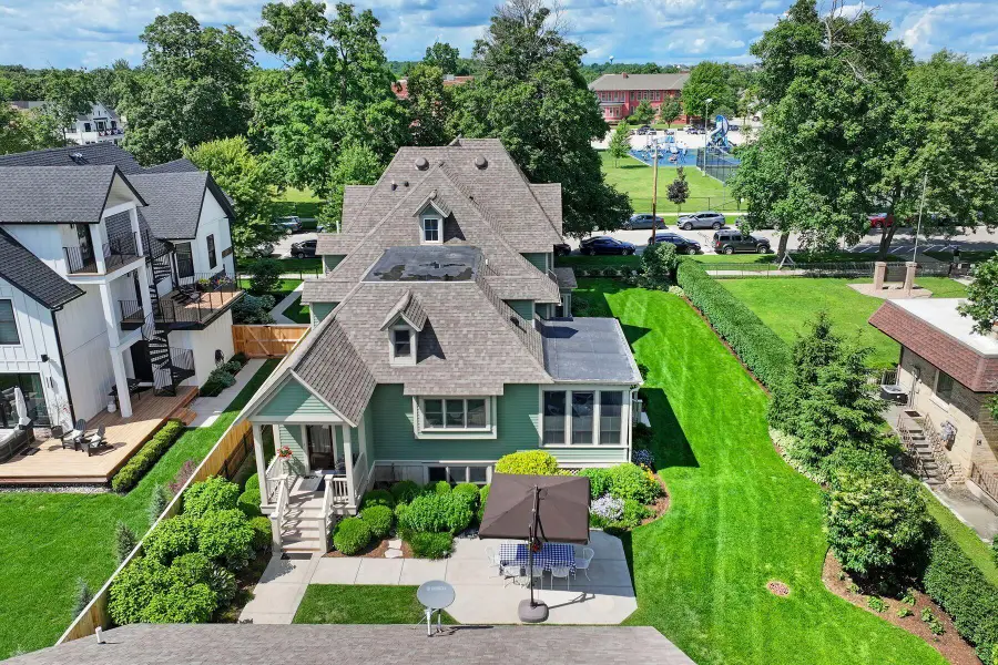 920 Geneva St, Lake Geneva, WI 53147 - #2