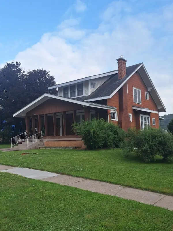 111 E Wisconsin St, Viola, WI 54664