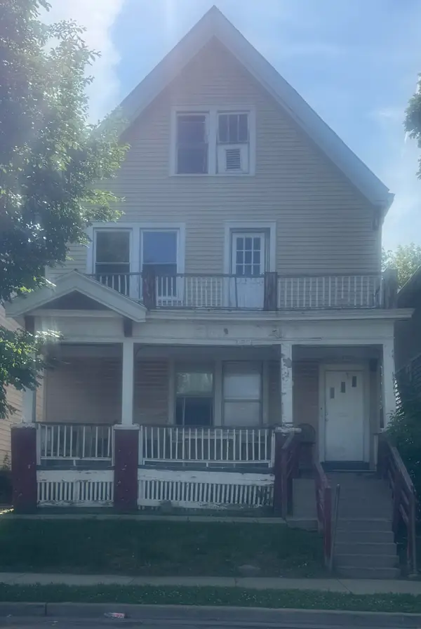 2729 N Dr William Finlayson St, Milwaukee, WI 53212