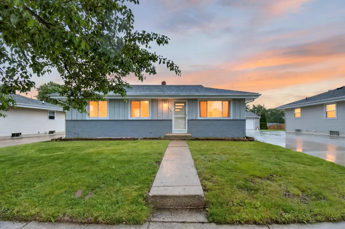 5120 63rd St, Kenosha, WI 53142 - #1