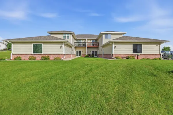 334 Brookside Dr, Mayville, WI 53050