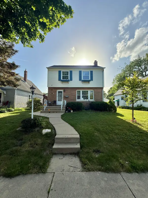 4009 S 5th St, Milwaukee, WI 53207