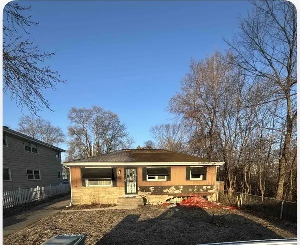 5371 N 61st St, Milwaukee, WI 53218
