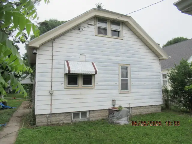 3240 S Dayfield Ave, Milwaukee, WI 53207 - #3