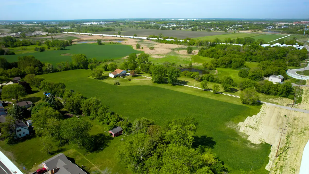 7115 75th St, Pleasant Prairie, WI 53142 - #1