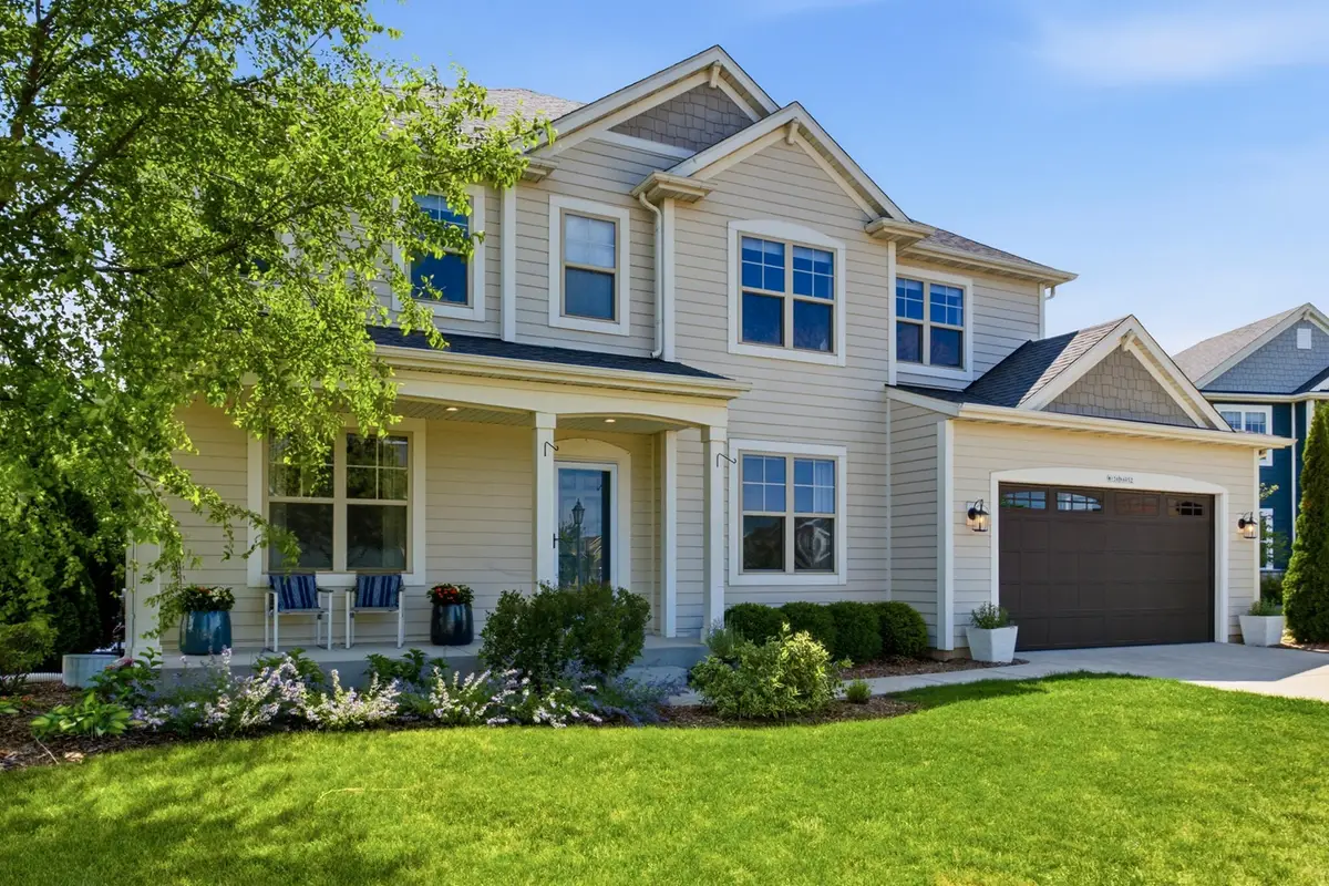 W136N6052 Weyer Farm Dr, Menomonee Falls, WI 53051 - #1