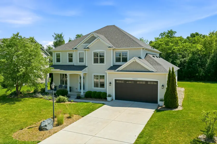 W136N6052 Weyer Farm Dr, Menomonee Falls, WI 53051 - #3