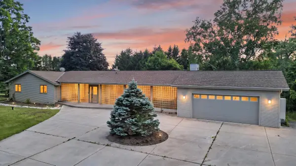 W2179 Shamrock Dr, Sheboygan Falls, WI 53083