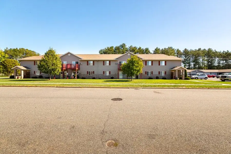 1021 Grandview Ave, Tomah, WI 54660 - #2