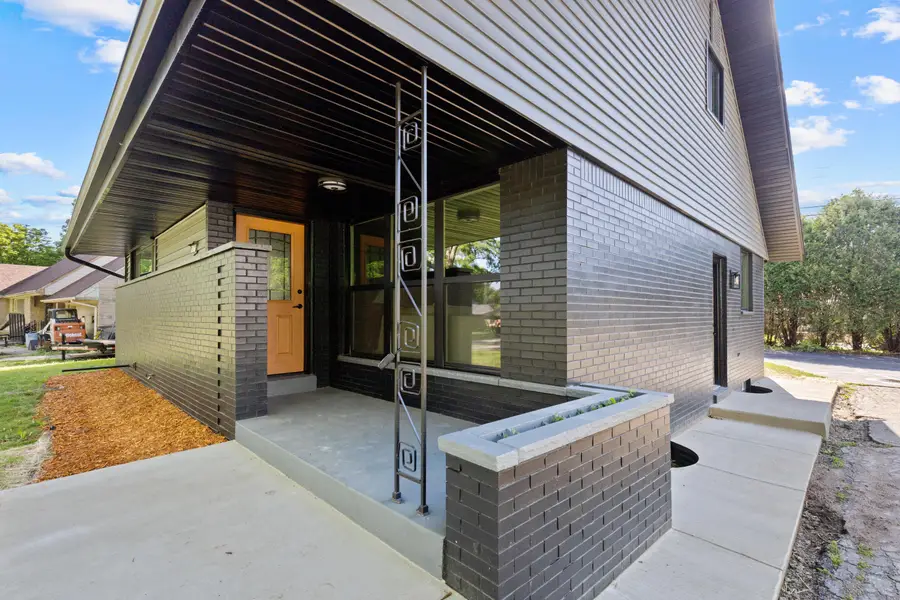 7470 N Navajo Rd, Milwaukee, WI 53217 - #2