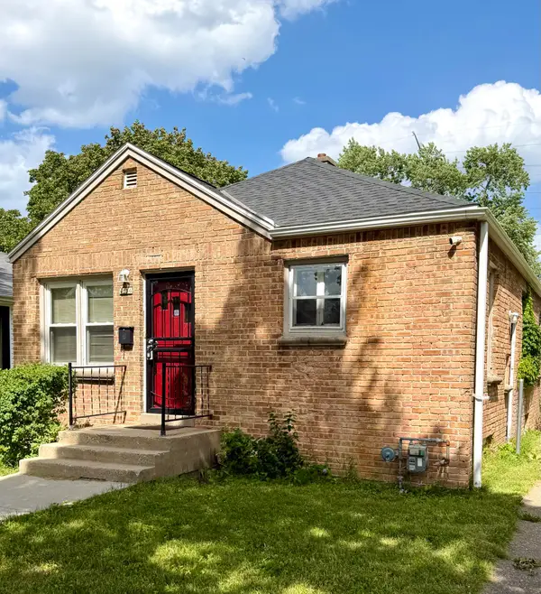 4656 N 21st St, Milwaukee, WI 53209