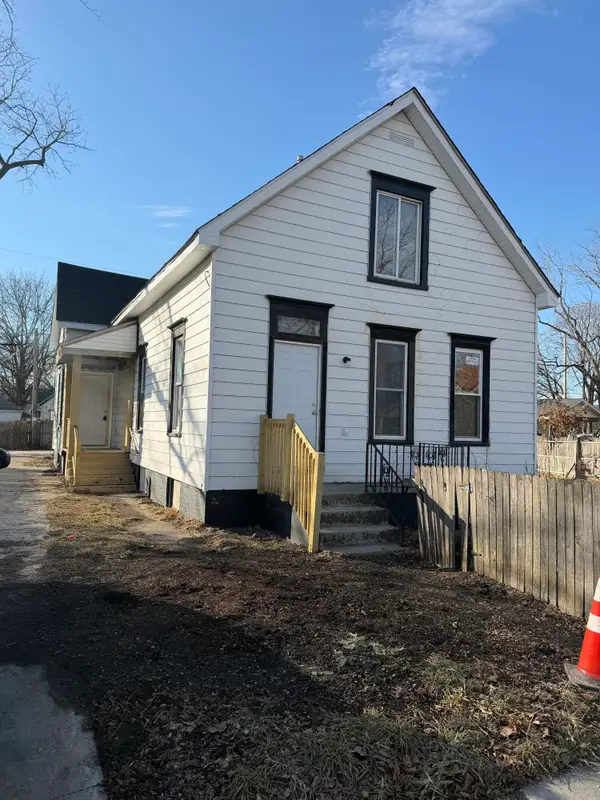 1646 Center St, Racine, WI 53403