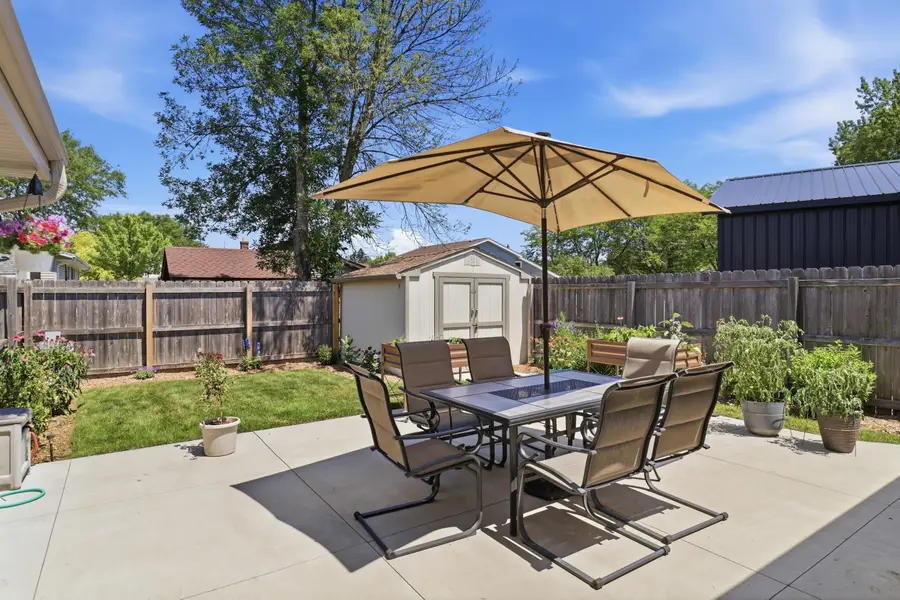 2220 E Hickory Dr, Oak Creek, WI 53154 - #3