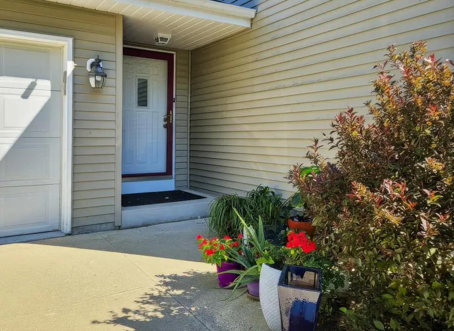 401 Idlewood Ave, West Bend, WI 53095 - #3