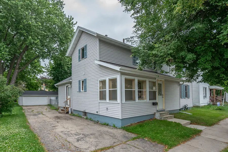 134 Corner St, Watertown, WI 53094 - #3