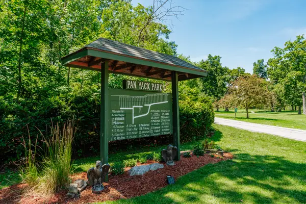 24026 W Oakwood Ln, Dover, WI 53139