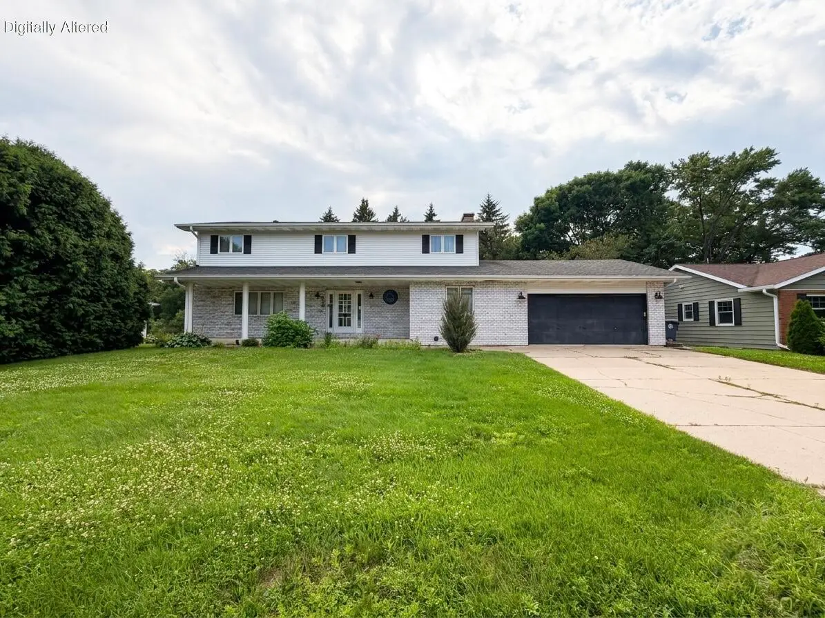 422 28th St S, La Crosse, WI 54601 - #1