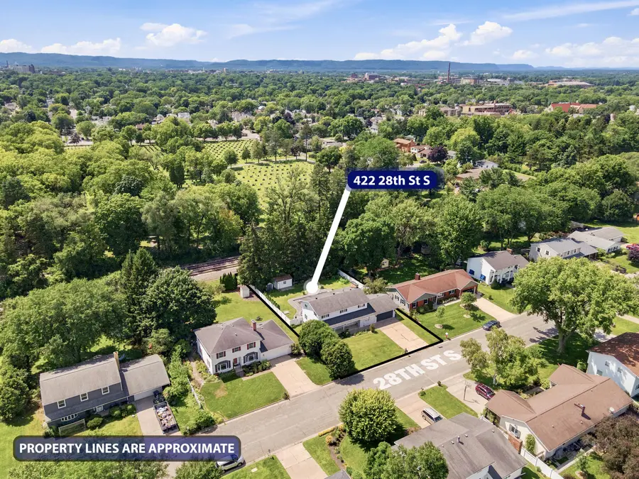 422 28th St S, La Crosse, WI 54601 - #3