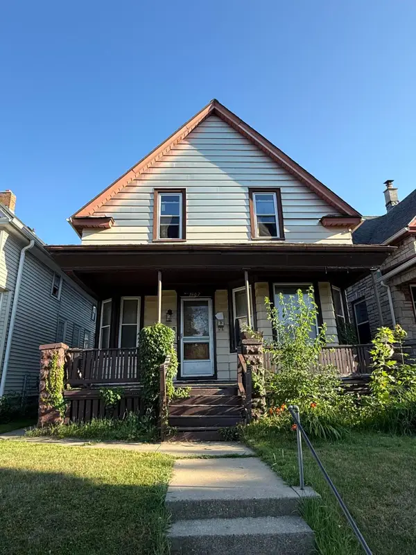 2607 W Grant St, Milwaukee, WI 53215