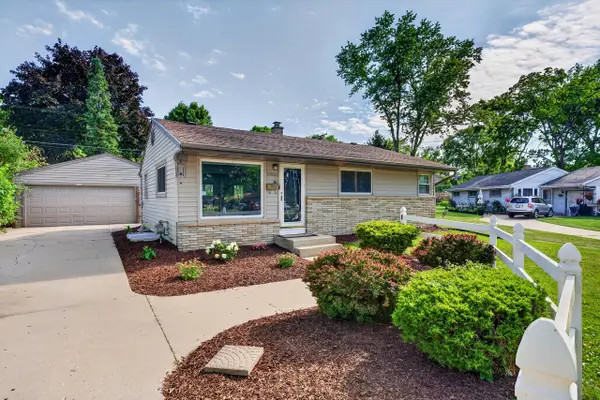 10529 W Caldwell Ave, Milwaukee, WI 53225