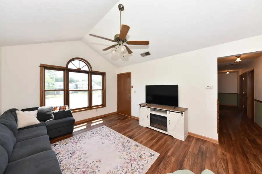 65 Stacy Lynn Ln, Hartford, WI 53027 - #2