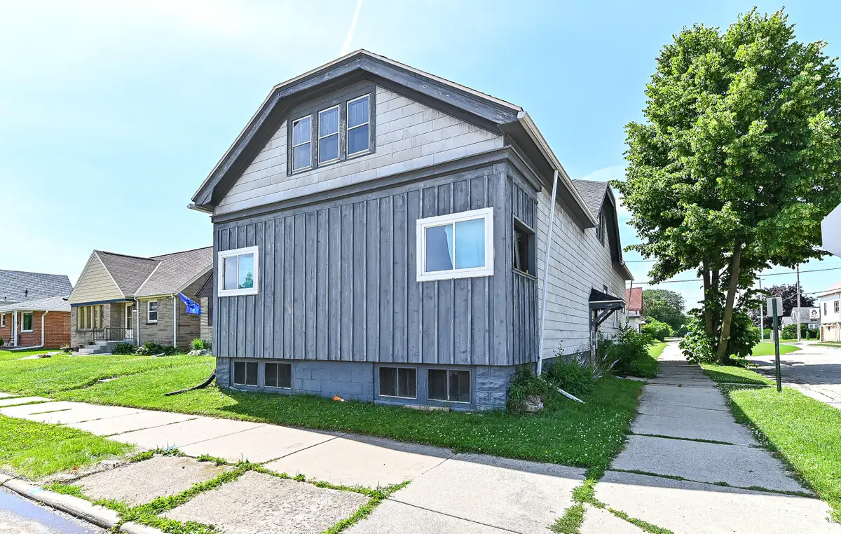 1523 Minnesota Ave, South Milwaukee, WI 53172 - #1