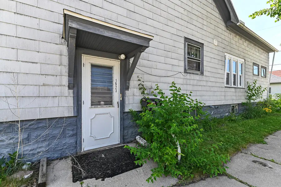 1523 Minnesota Ave, South Milwaukee, WI 53172 - #3