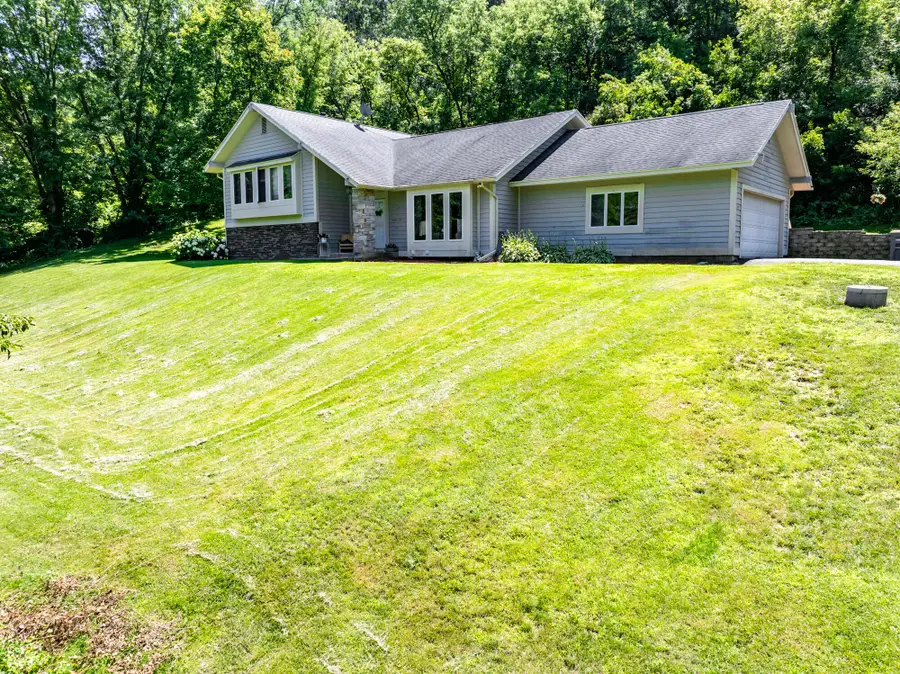 W5371 Horseshoe Pl, Shelby, WI 54601 - #2