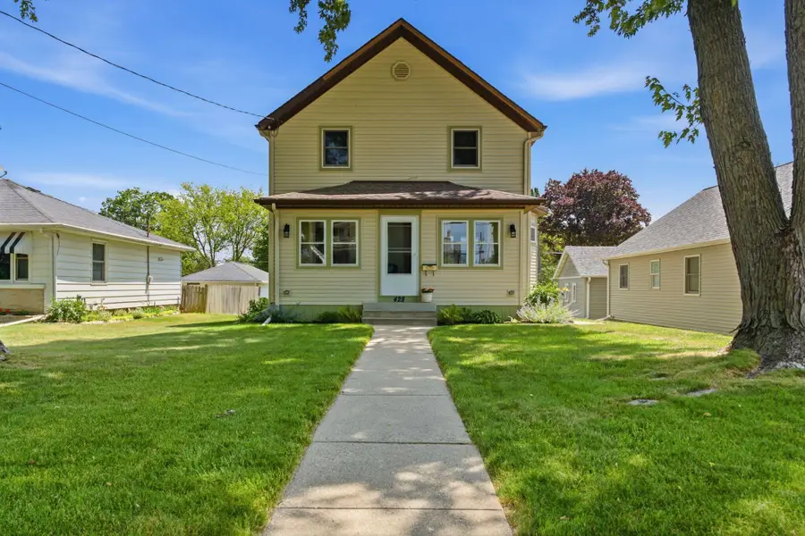 428 Grand Ave, Hartford, WI 53027 - #2