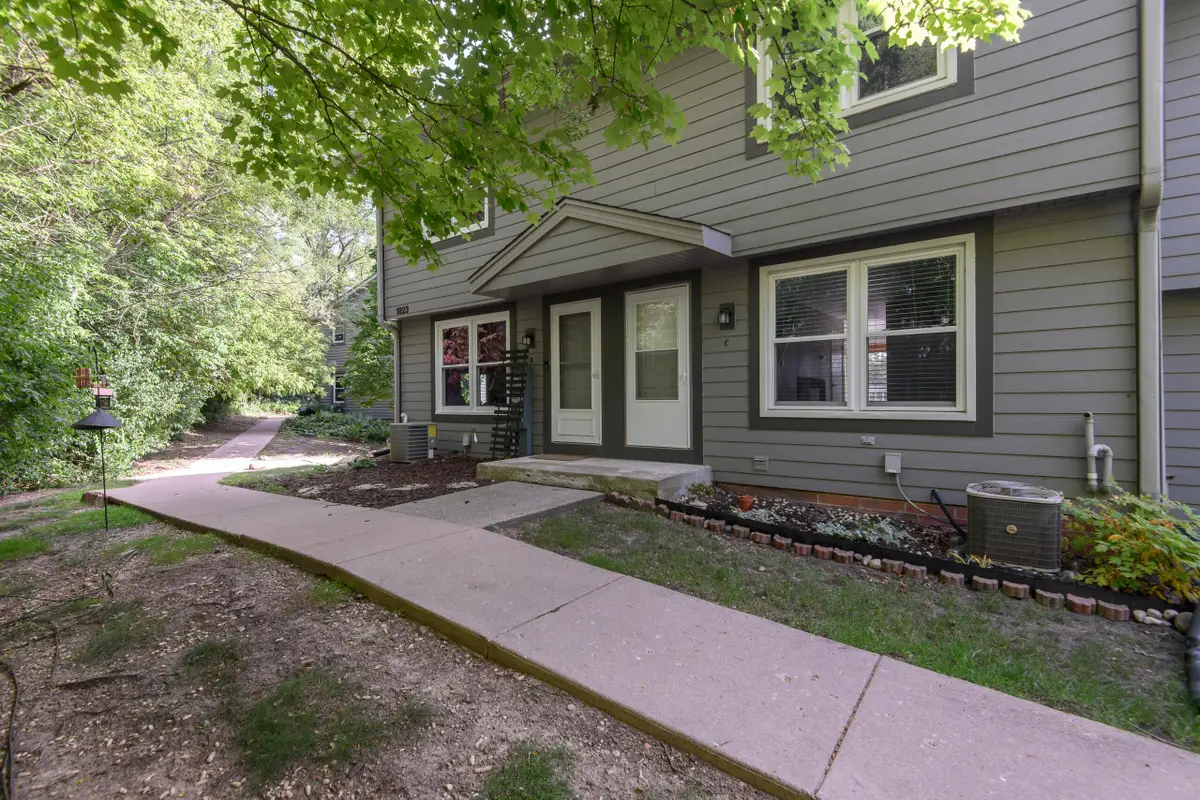 1823 Paramount Dr, Waukesha, WI 53186 - #1