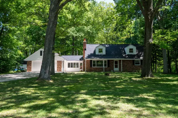 9410 S 15th Ave, Oak Creek, WI 53154