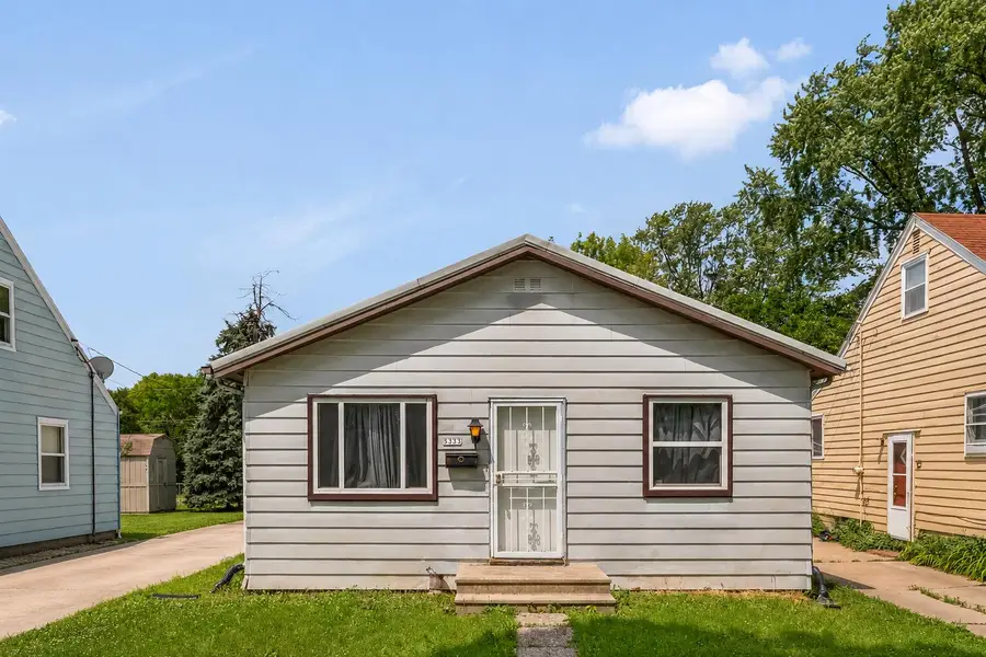 5333 N 58th St, Milwaukee, WI 53218 - #2