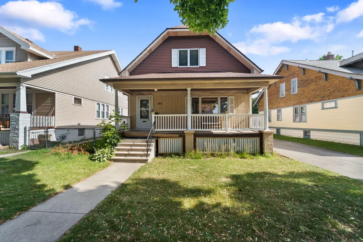 2910 W Mitchell St, Milwaukee, WI 53215 - #1