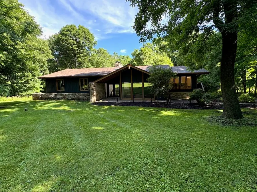 W552 Wildwood Dr, Geneva, WI 53147 - #2