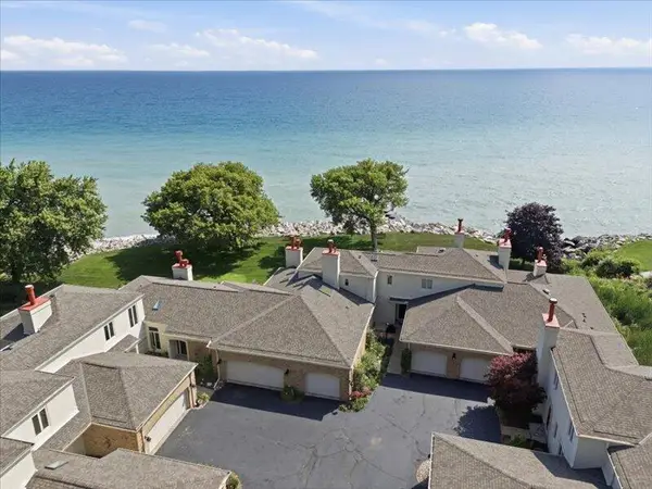 700 Waters Edge Rd, Caledonia, WI 53402