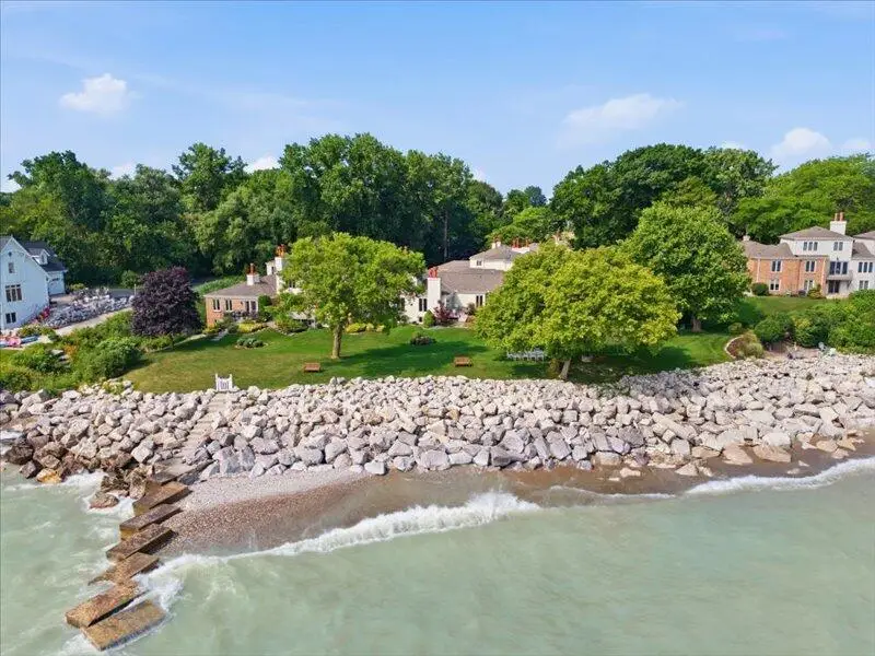 700 Waters Edge Rd, Caledonia, WI 53402 - #2