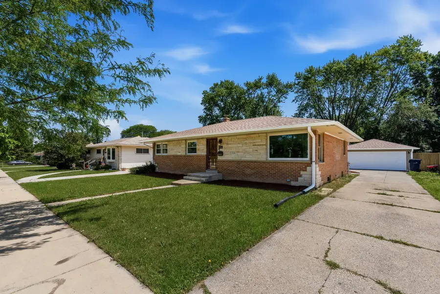 6540 N 91st St, Milwaukee, WI 53224 - #2