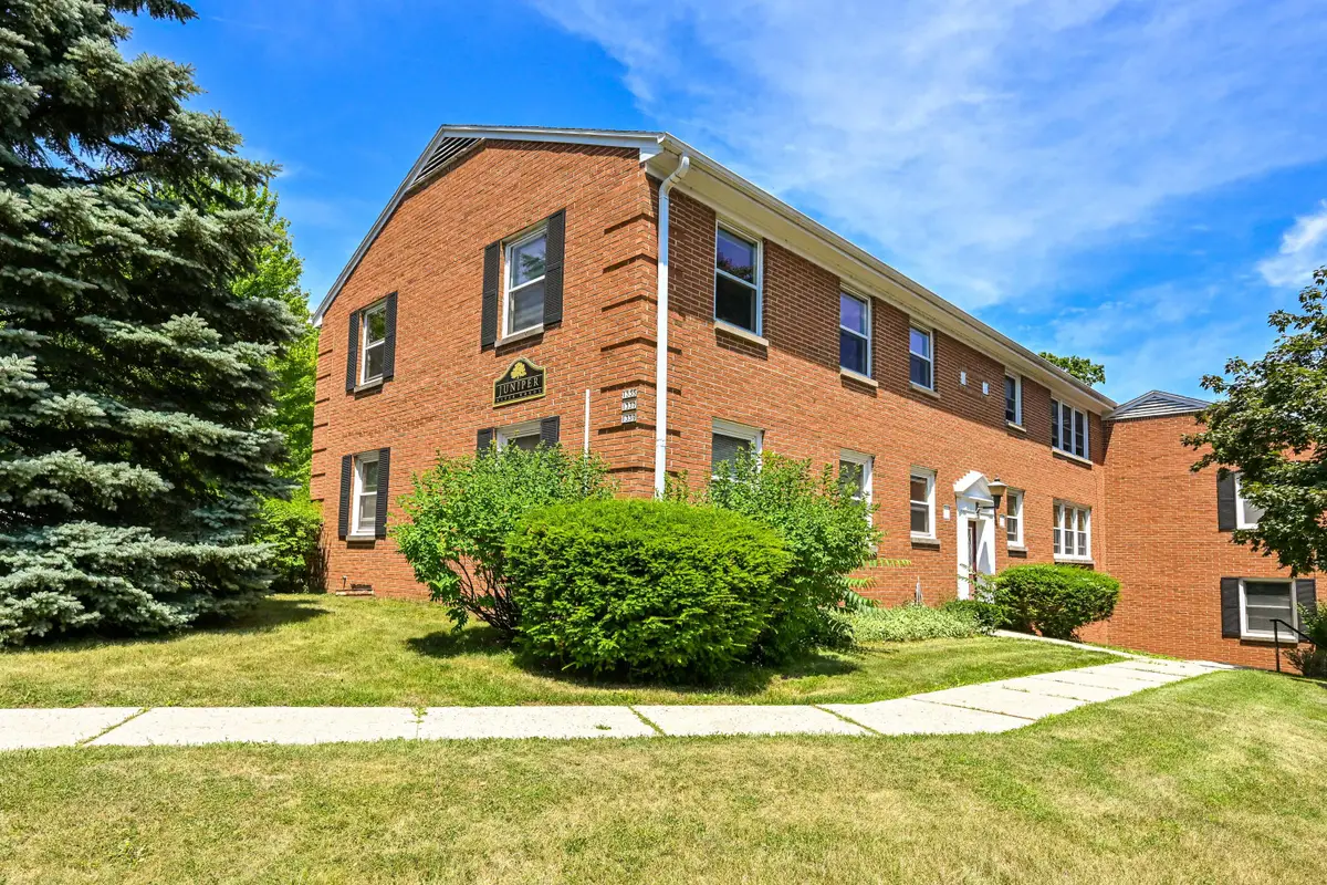 1335 E Randolph Ct, Milwaukee, WI 53212 - #1