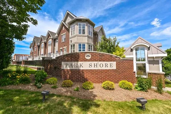 3930 S Lake Dr, Saint Francis, WI 53235