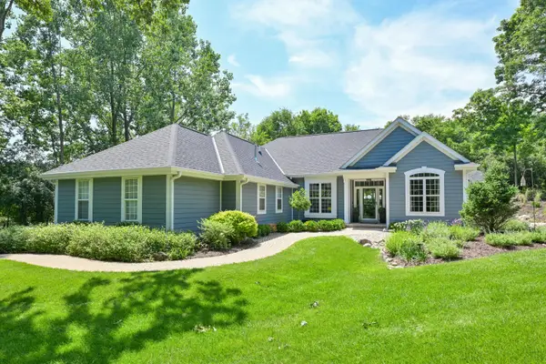 1342 Geneva National Ave E, Geneva, WI 53147
