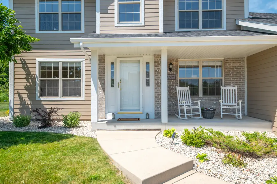 13575 W Foxwood Ct, New Berlin, WI 53151 - #2