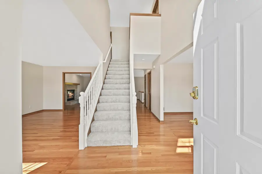 13575 W Foxwood Ct, New Berlin, WI 53151 - #3