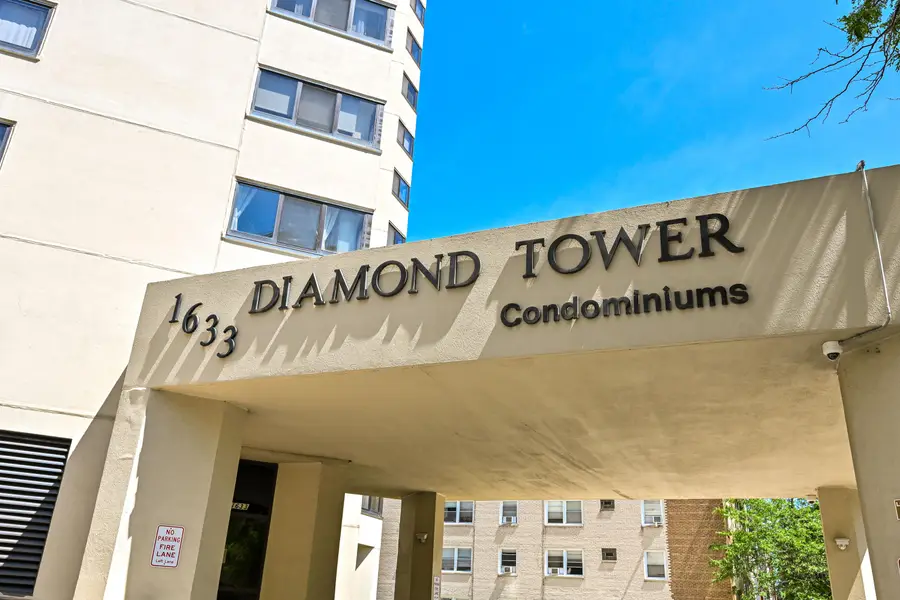 1633 N Prospect Ave, Milwaukee, WI 53202 - #2