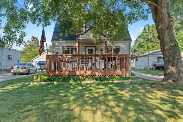1016 S 97th St, West Allis, WI 53214