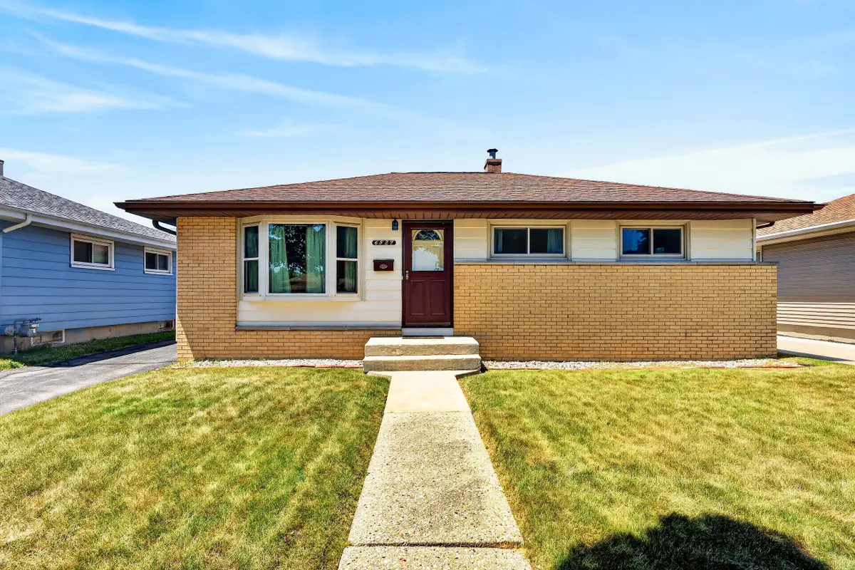6527 S 18th St, Milwaukee, WI 53221 - #1