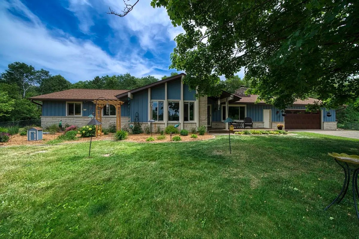W304S3236 Brookhill Rd, Genesee, WI 53189 - #1