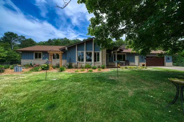 W304S3236 Brookhill Rd, Genesee, WI 53189
